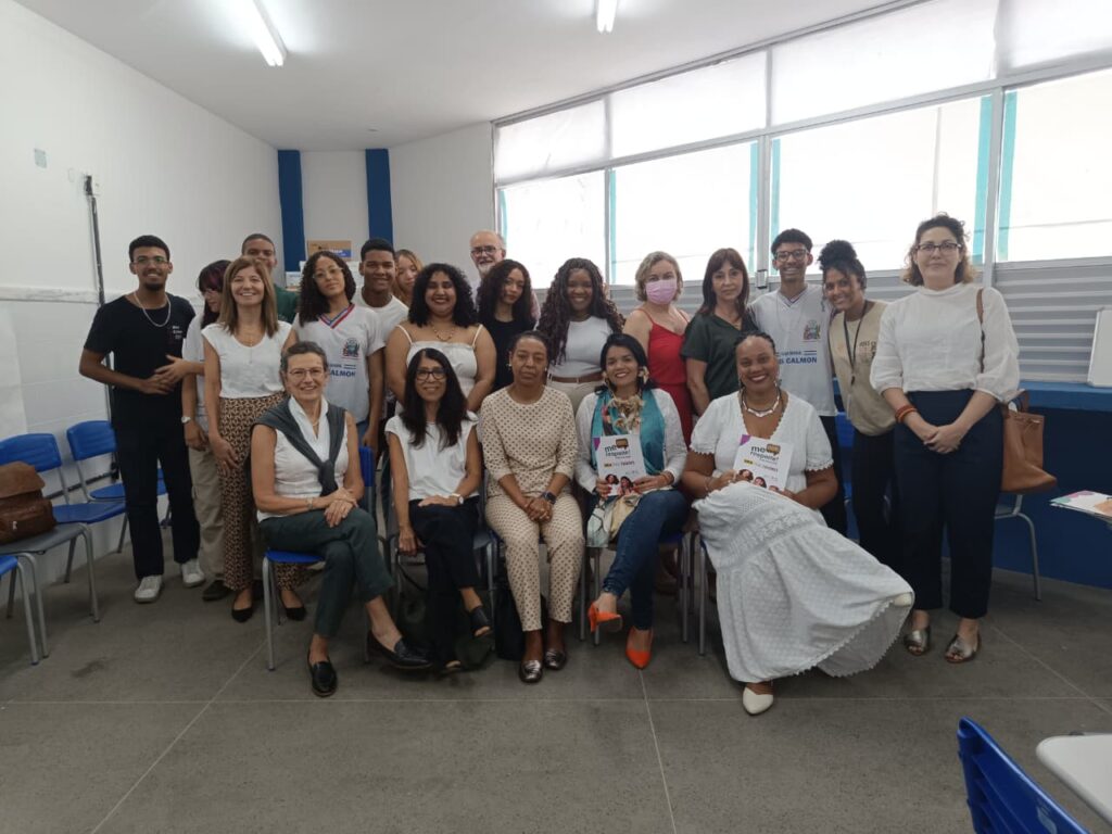 Delegação internacional conhece projeto “Oxe, me respeite – nas escolas”, em Salvador Delegação internacional conhece projeto “Oxe, me respeite – nas escolas”, em Salvador